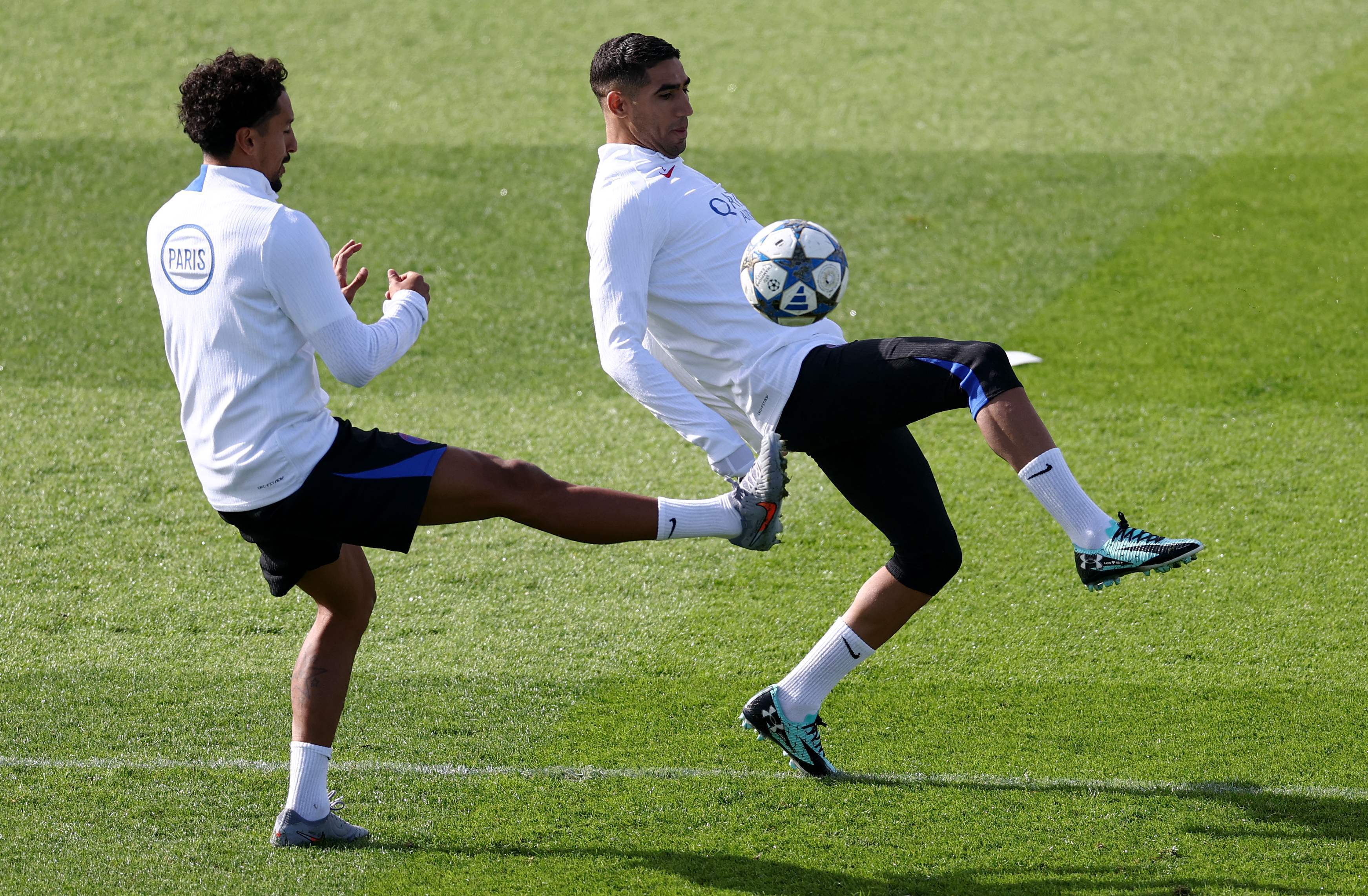 包含德约科维奇赛后谦逊发言登热搜，巴黎圣日耳曼惊险曼城引发热议的词条